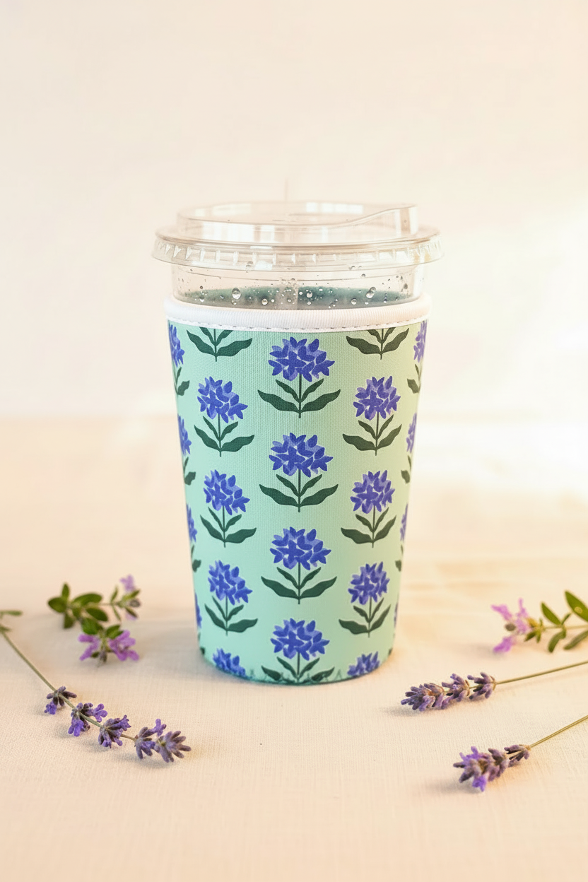 Hydrangea Cup Cozy - White Rim Emphasized
