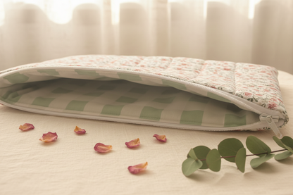 Laptop Sleeve Liner Shot